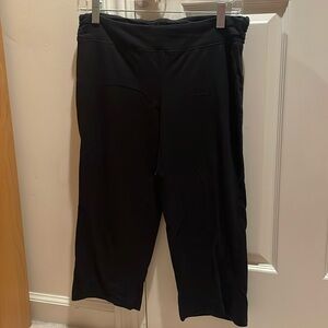 Danskin black capris